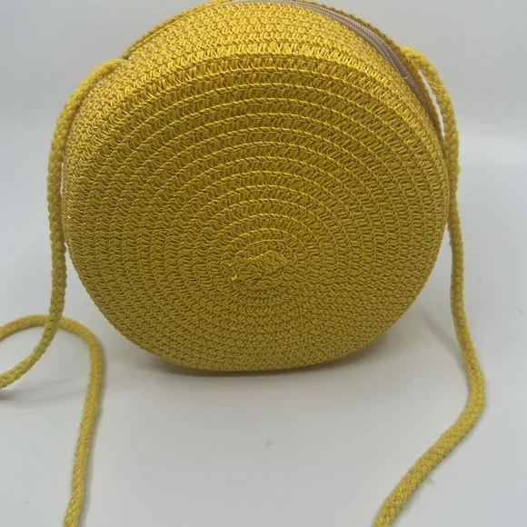 Cute Yellow Woven Circle Shoulder Bag - Picture 2 of 8